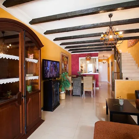Βίλα 3 Bedrooms With Private Pool Enclosed Garden And Wifi At Chayofa 5 Km Away From The Beach *